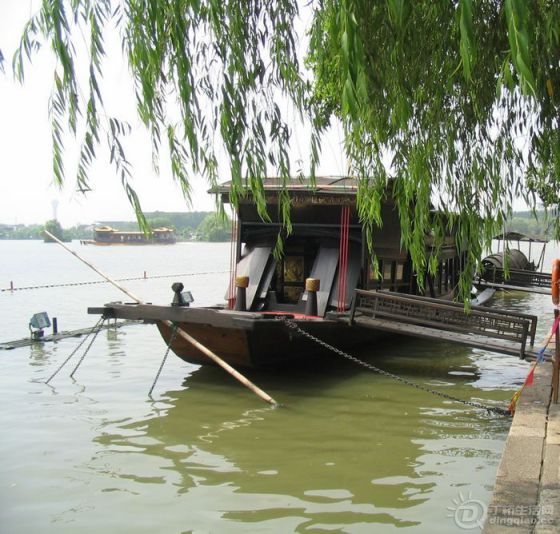 Ƭ 048.jpg