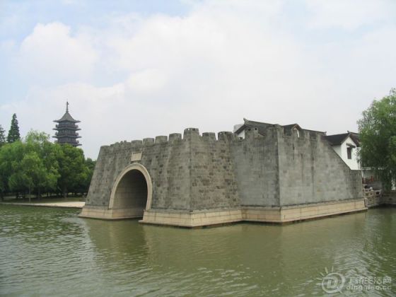 Ƭ 051.jpg
