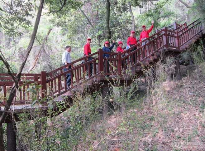 hushan1C.jpg