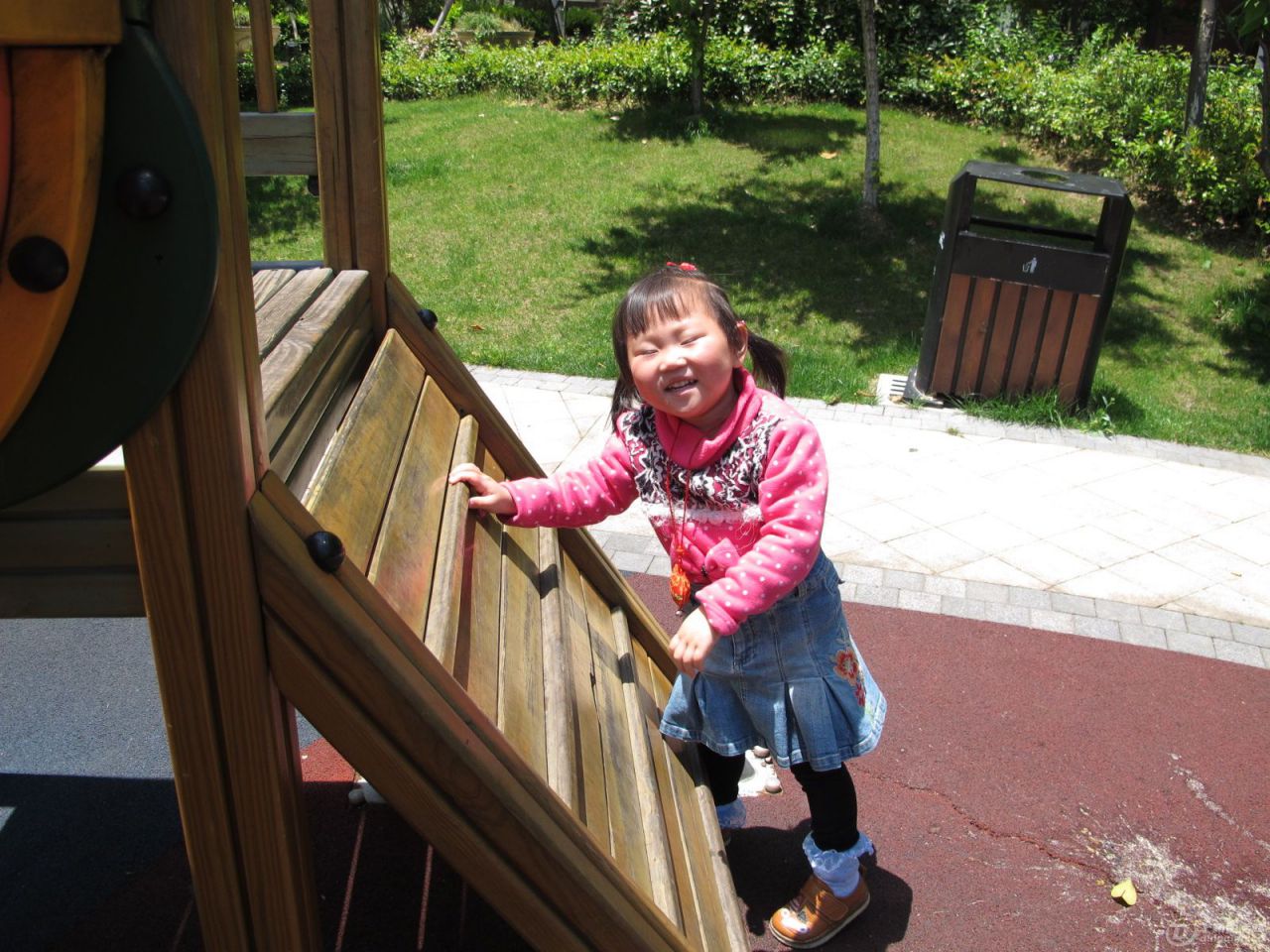 Ƭ 095.jpg