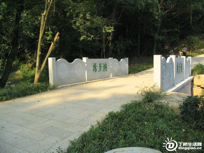 Ƭ 045.jpg